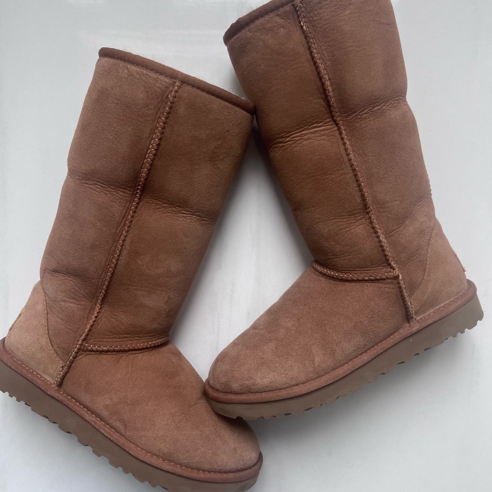 UGG Classic Tall II Sheepskin Boots in Chestnut Color Size 7 - Picture 2 of 10